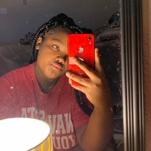 Meet your Posher, Tiora